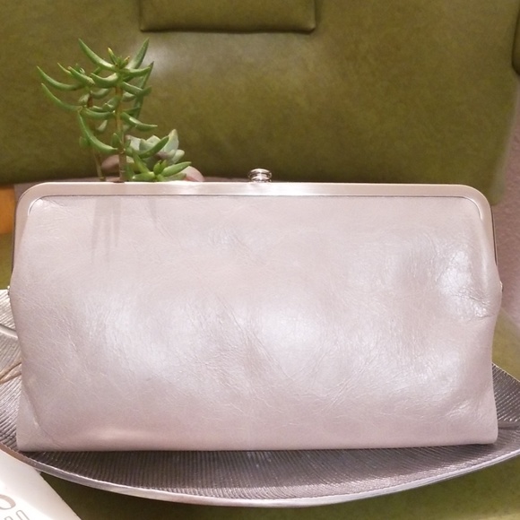 HOBO Handbags - HOBO Clutch
